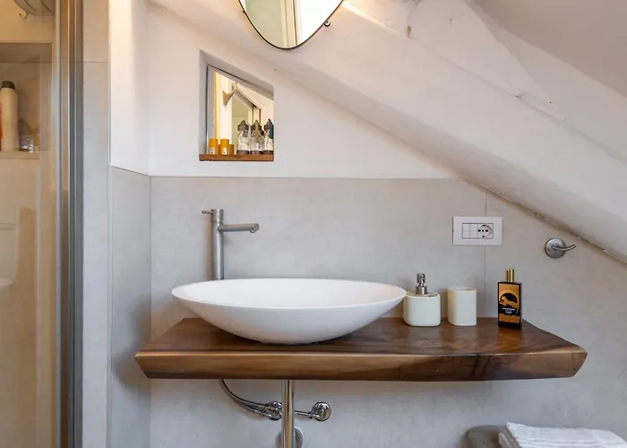 Bright Penthouse Attic In The Heart Of Lejlighed Milano