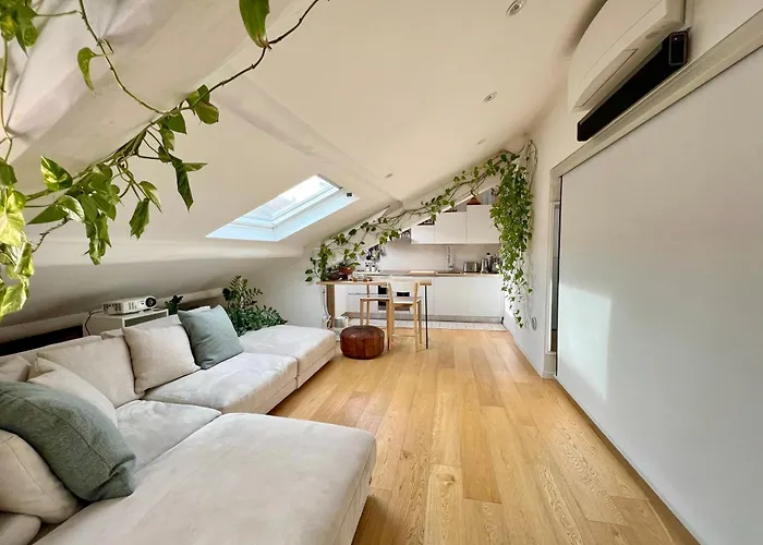 Bright Penthouse Attic In The Heart Of *