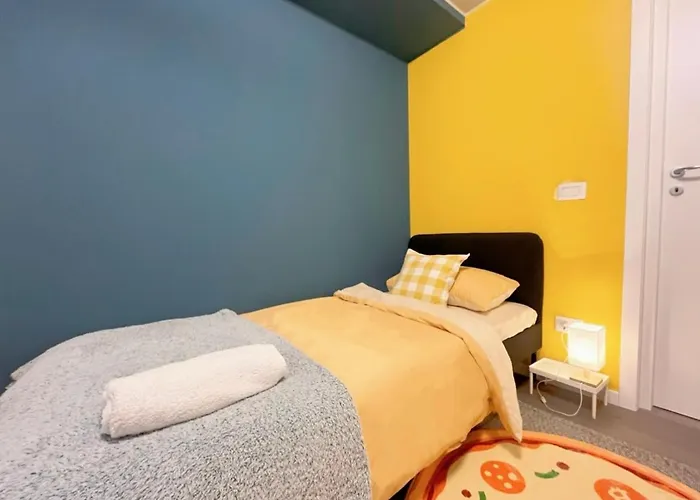 B&B Pizza Room Twin Room Near Navigli Milan Rum i privatbostad Milano