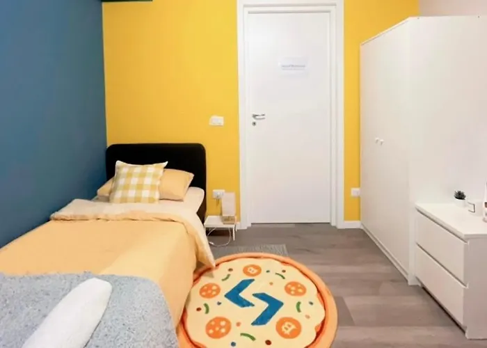 B&B Pizza Room Twin Room Near Navigli Milan Homestay *