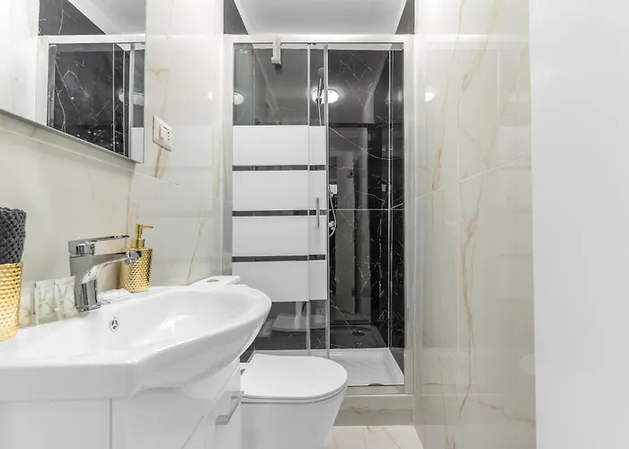 Arq16 - Duomo-loreto - - Modern Apartment