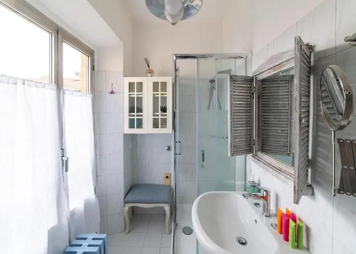 Center Romantic With Terrace Daire