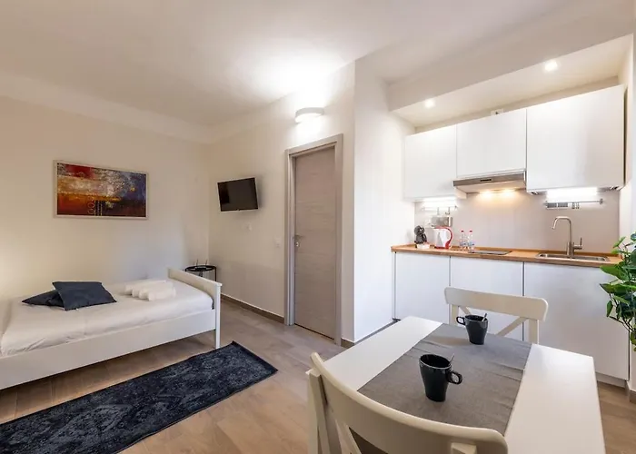 Appartamento Frisi 3 Center - B *