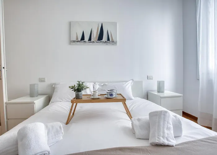 Easylife - - Morosini 32 - Porta Romana Daire *