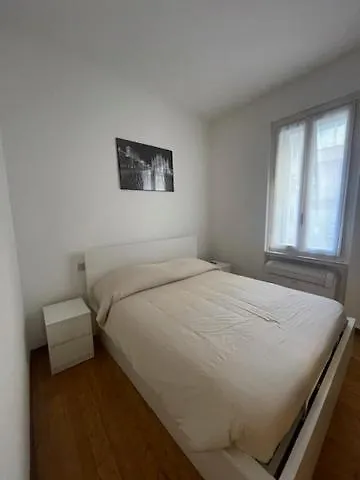 Two-room San Babila * Milano