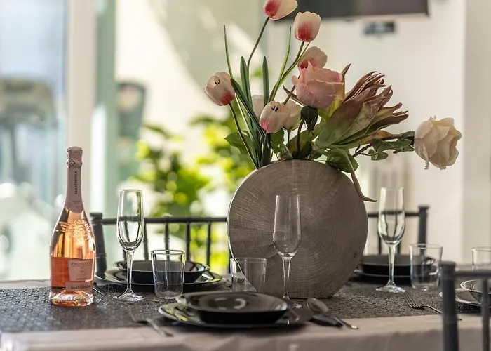 New With 4 Bedrooms 아파트