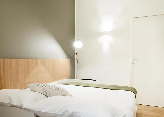 Nuovo - Con Due Da Letto Milán