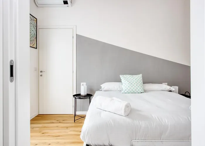 Joivy Elegant & Modern In Isola District *