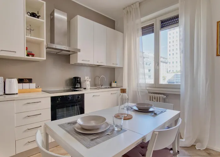 Xenia - Spacious Tworoom In Pt Venezia Milán