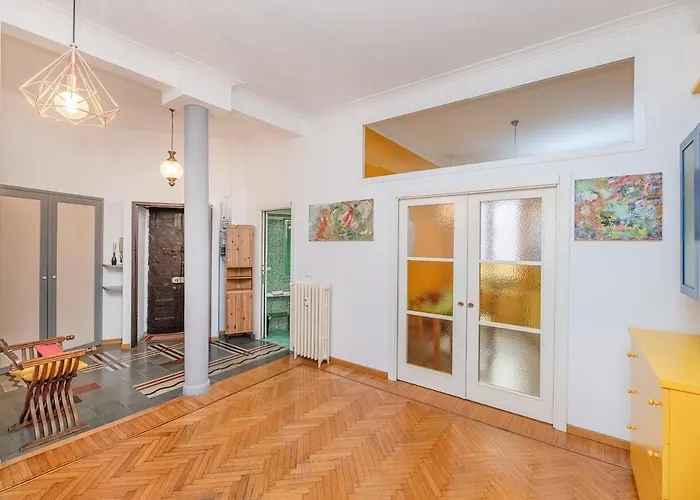 Mondrian Style House *