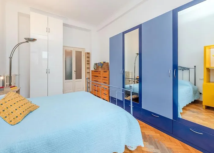 Mondrian Style House * 米兰