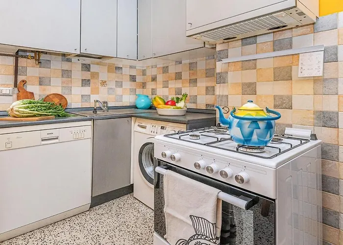 Mondrian Style House *