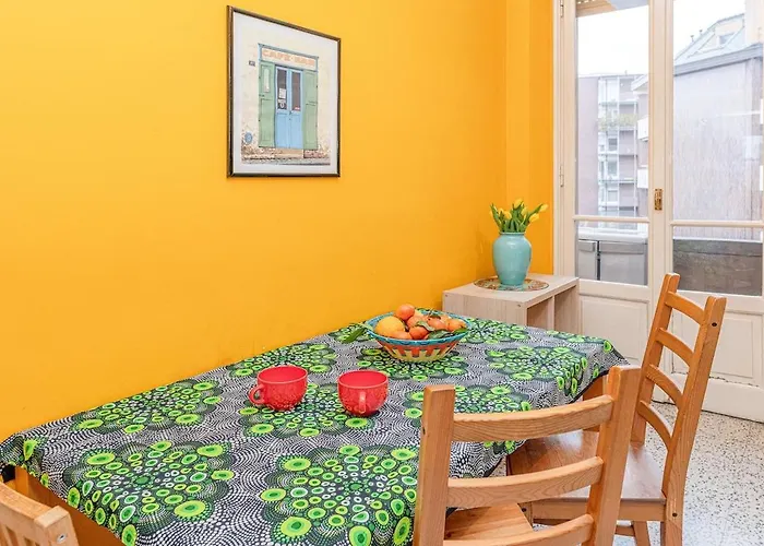 Mondrian Style House * 米兰