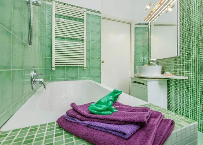 Mondrian Style House * 米兰