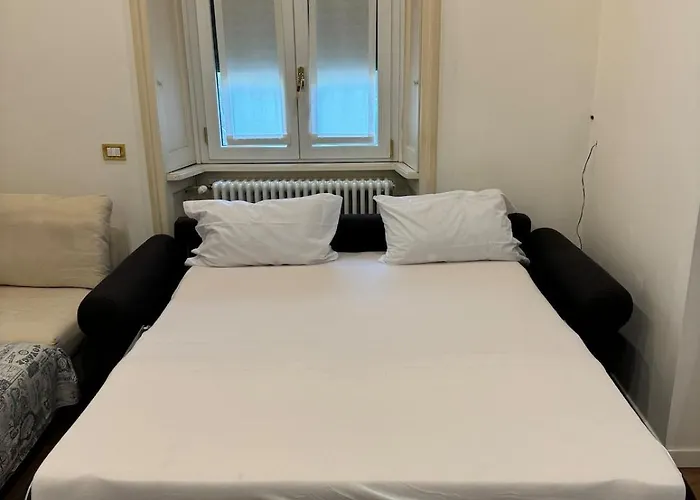 Spacious Three In Corso Vercelli, In The Center