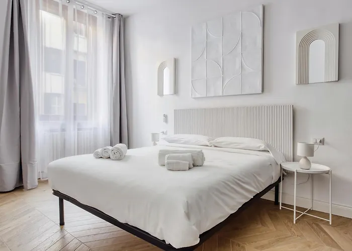 Domusmi Tadino 48 Milán