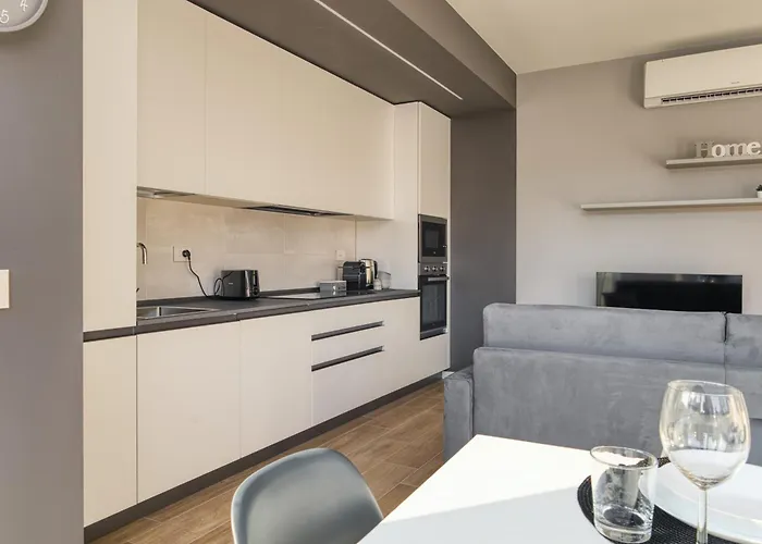 In Financial District 4 Pax 米兰