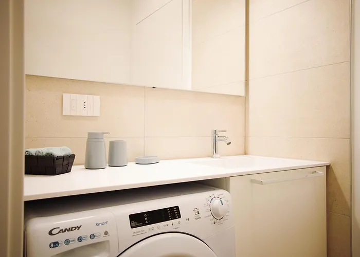 In Financial District 4 Pax *