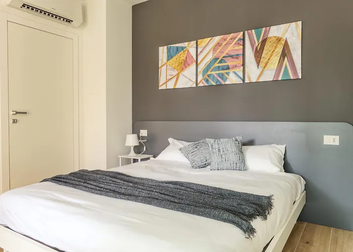 In Financial District 4 Pax * 米兰