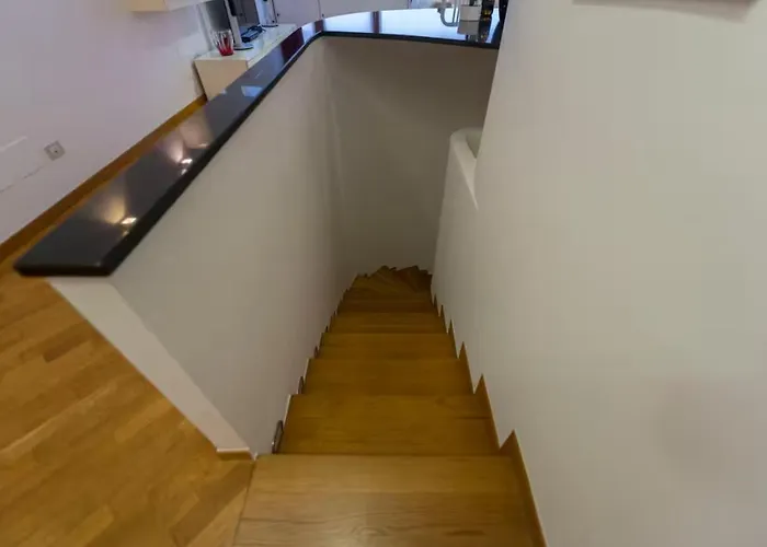 Garage Privato Gratuito - 600 Metri Duomo Διαμέρισμα