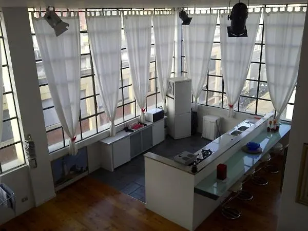 Loft Siete Vidas 200mq Con Terraza アパート ミラノ