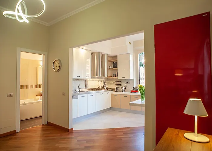 Bright And Comfy In A Beautiful Contemporary