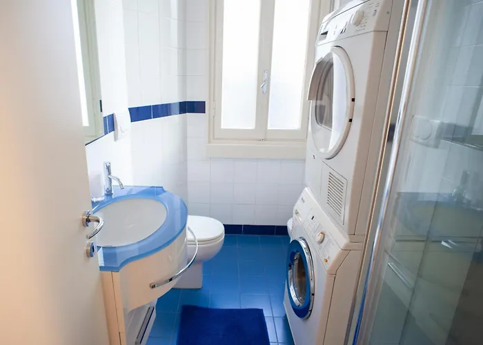 Bright And Comfy In A Beautiful Contemporary Milano