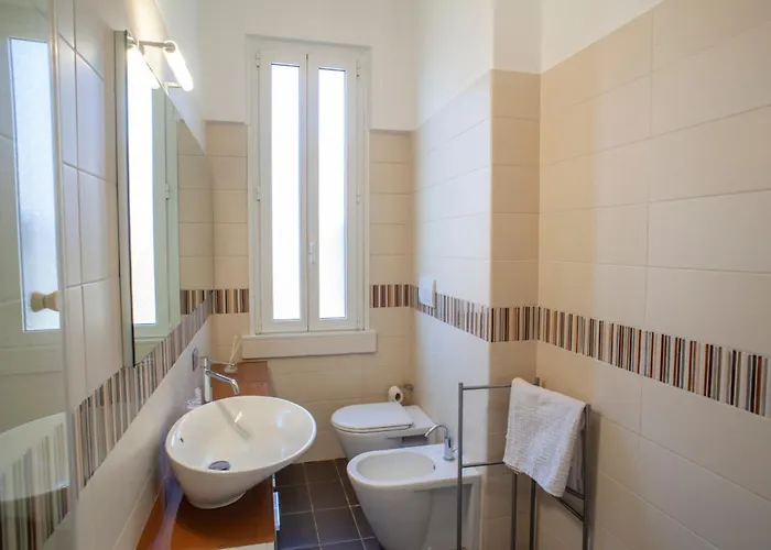 Bright And Comfy In A Beautiful Contemporary Milano