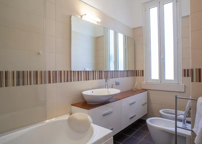 Bright And Comfy In A Beautiful Contemporary Appartamento