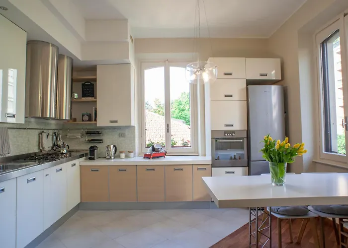 Bright And Comfy In A Beautiful Contemporary Appartamento Milano