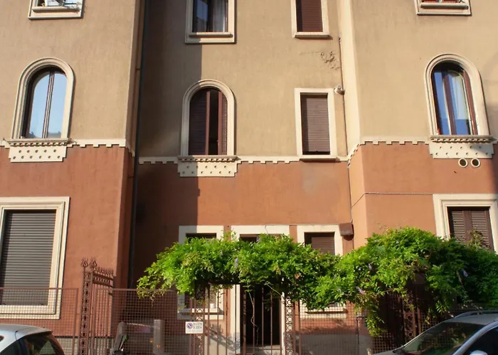 Appartamento Bright And Comfy In A Beautiful Contemporary Milano