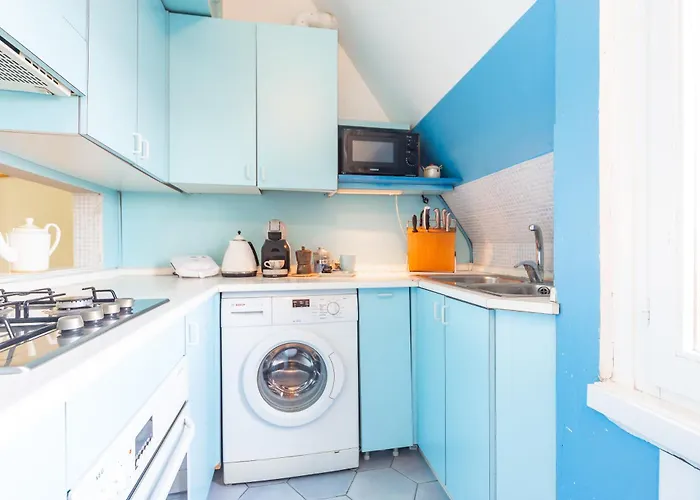 Repubblica-stazione Big House Skyline View 4 Pax Check In H24