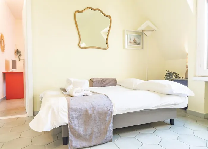 Repubblica-stazione Big House Skyline View 4 Pax Check In H24