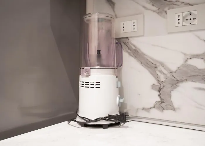 10 Min To Duomo New Chic Apt, 20 Min To Linate Апартаменты