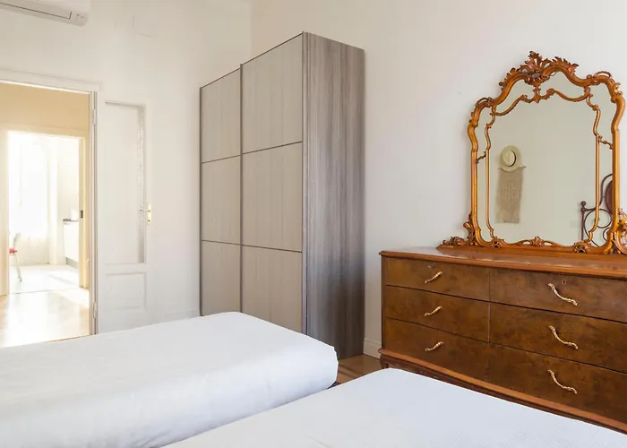 Navigli Harmony Flat, Beautiful & Bright Apartment, 3 Bdr Apartamento *