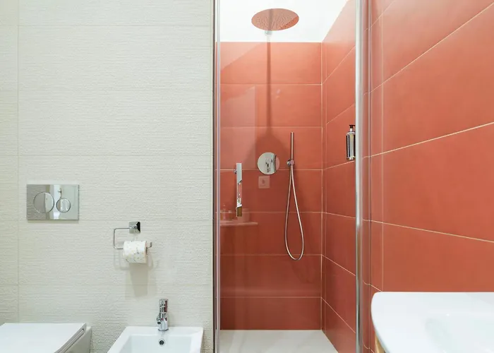 Navigli Harmony Flat, Beautiful & Bright Apartment, 3 Bdr Apartament *