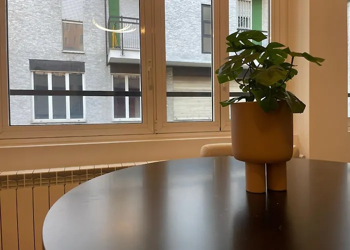 Eleganza Milanese Near Duomo & Metro ميلان