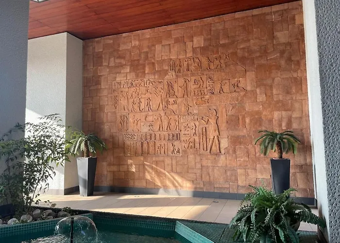 Eleganza Milanese Near Duomo & Metro شقة