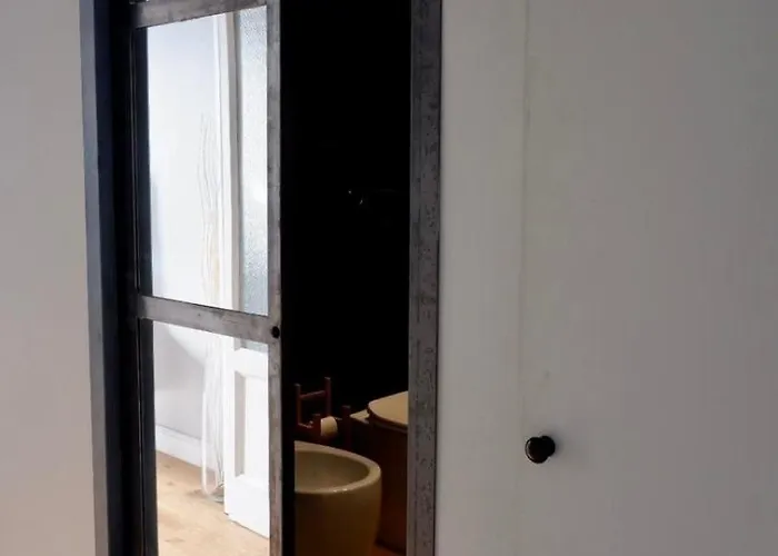 Cozy Renovated Comfort In Isola *