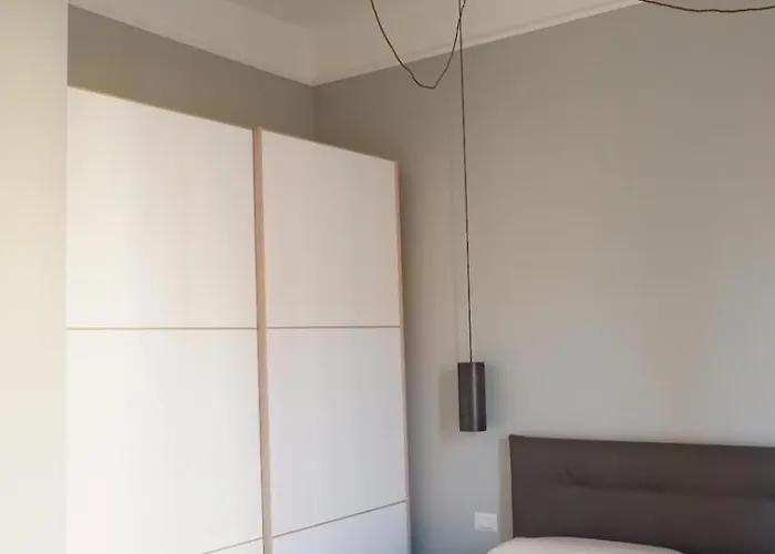 Cozy Renovated Comfort In Isola