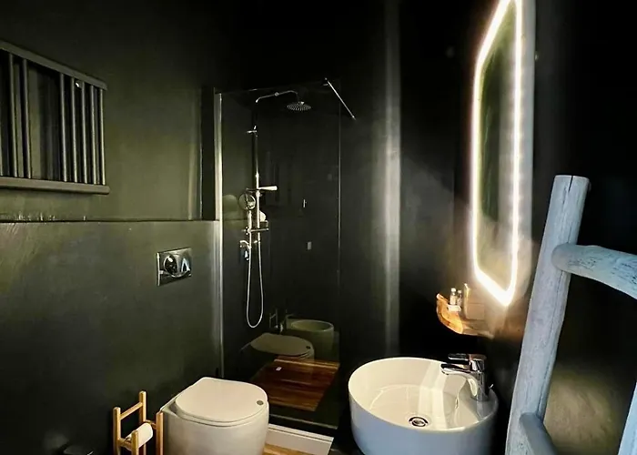 Cozy Renovated Comfort In Isola *