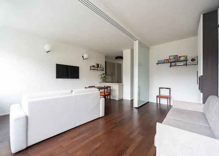 Charming & Bright Near Milan's Fashion District 4*