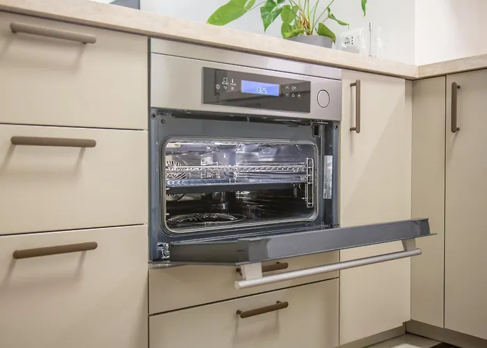 Charming & Bright Near Milan's Fashion District Apartmanhotel 4*