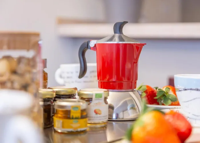 Charming & Bright Near Milan's Fashion District Apartmanhotel 4*