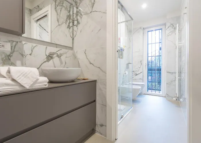 Charming & Bright Near Milan's Fashion District Apartmanhotel 4*