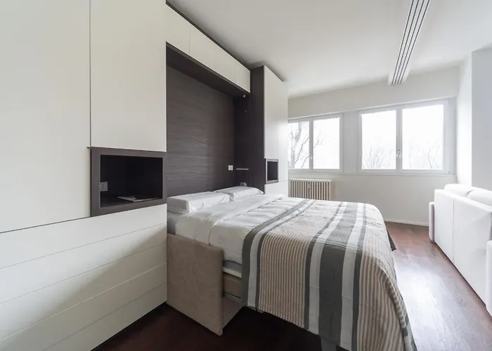 Charming & Bright Near Milan's Fashion District Milánó