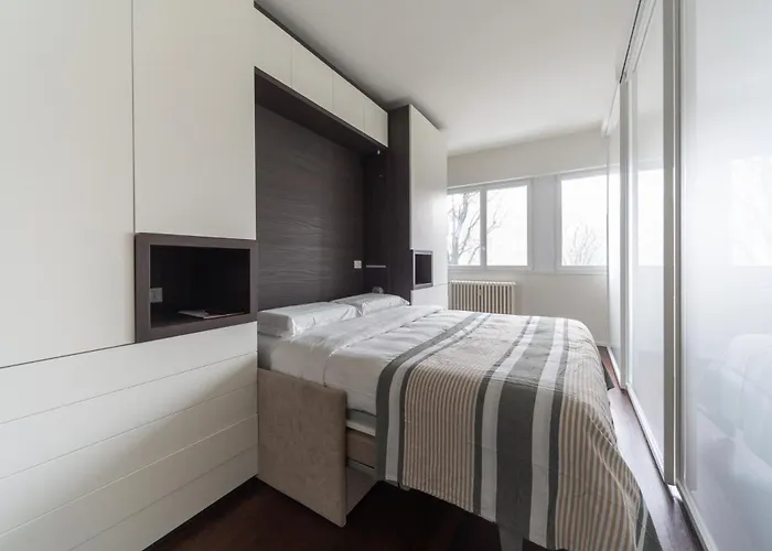 Charming & Bright Near Milan's Fashion District 4* Milánó