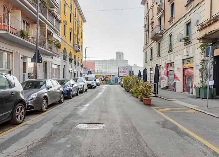 - Isola Апартаменты