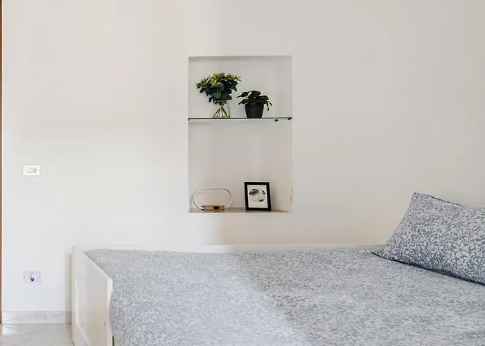 - Isola Апартаменты