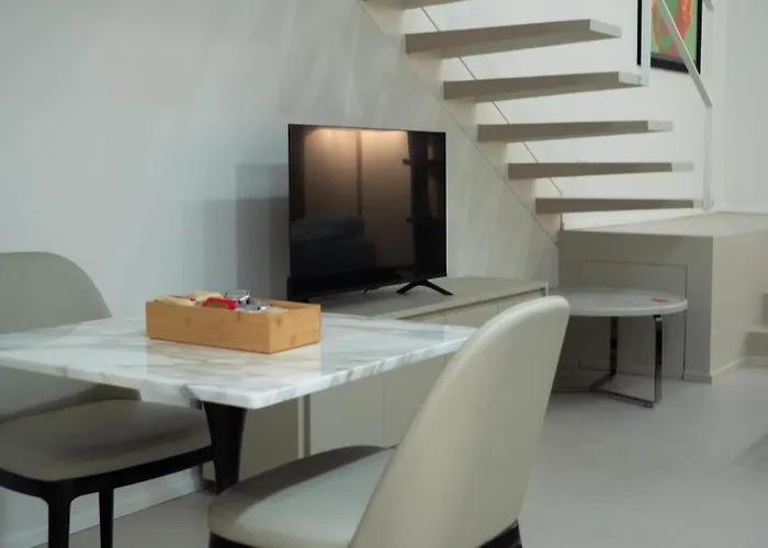 Prestige Boutique Homes - Cenacolo Area Apartment *